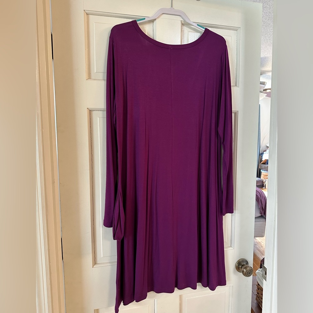 HiMONE long sleeve t-shirt dress, size XL - Picture 2 of 2